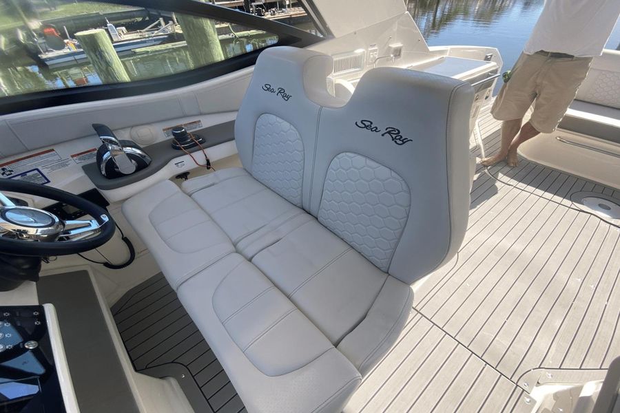 2021 Sea Ray Sundancer 320