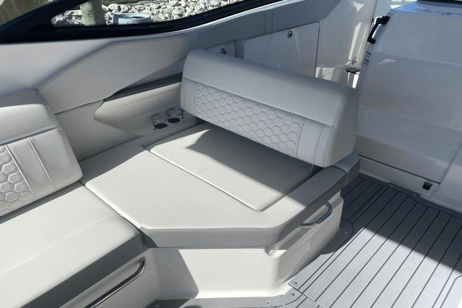 2021 Sea Ray Sundancer 320