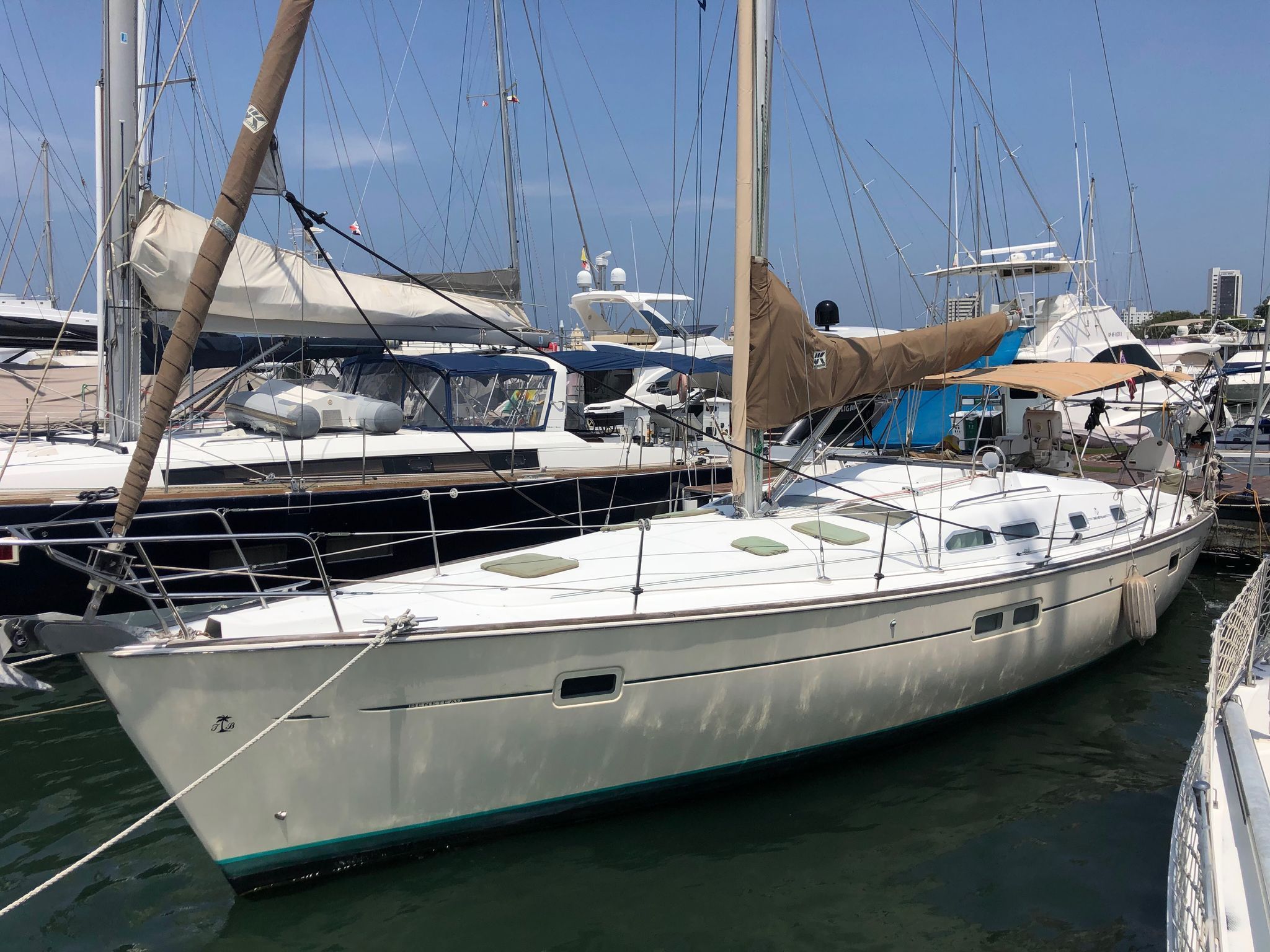 2005 Beneteau Oceanis Clipper 423