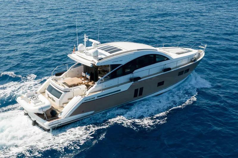  Yacht Photos Pics FAIRLINE TARGA 58