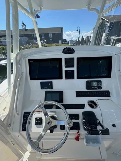 Distraction Yacht Photos Pics CUSTOM FURUNO ELECTRONICS