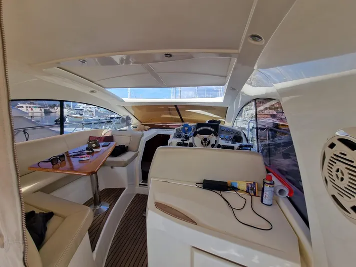  Yacht Photos Pics JEANNEAU PRESTIGE 38S (7)