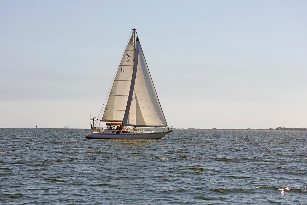 2012 Hylas 49 