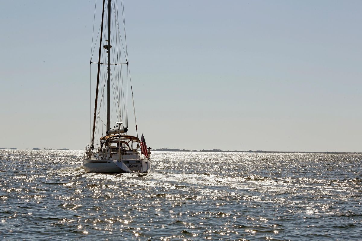 2012 Hylas 49 