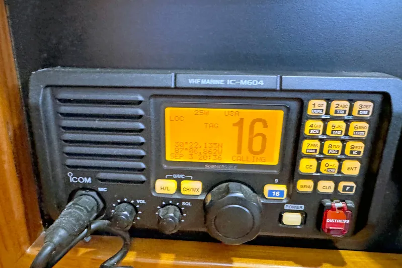 Legacy Yacht Photos Pics VHF marine radio IC-M604 on Hylas 49CC, 2012 model, displaying channel 16.