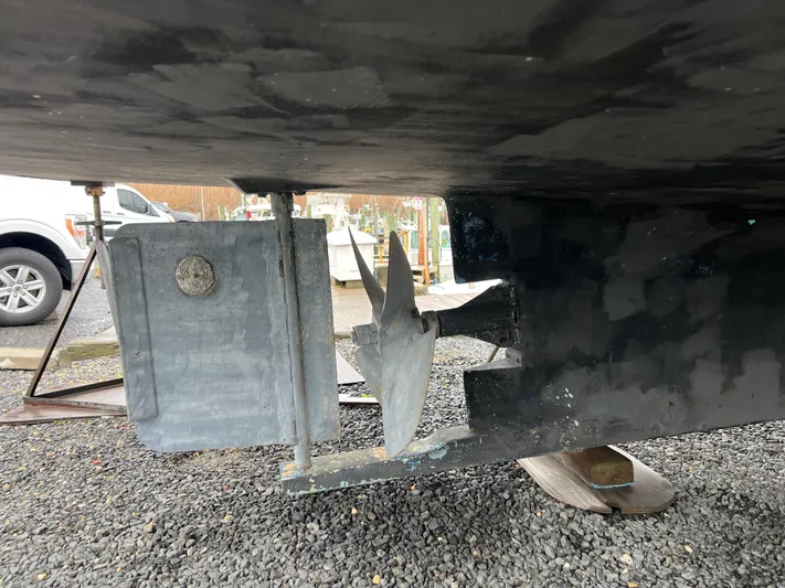 Hey Dad Yacht Photos Pics Underside view of a 1999 Provincial 42 Fishing Boat's propeller and rudder.