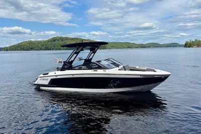 Cobalt R4 Surf