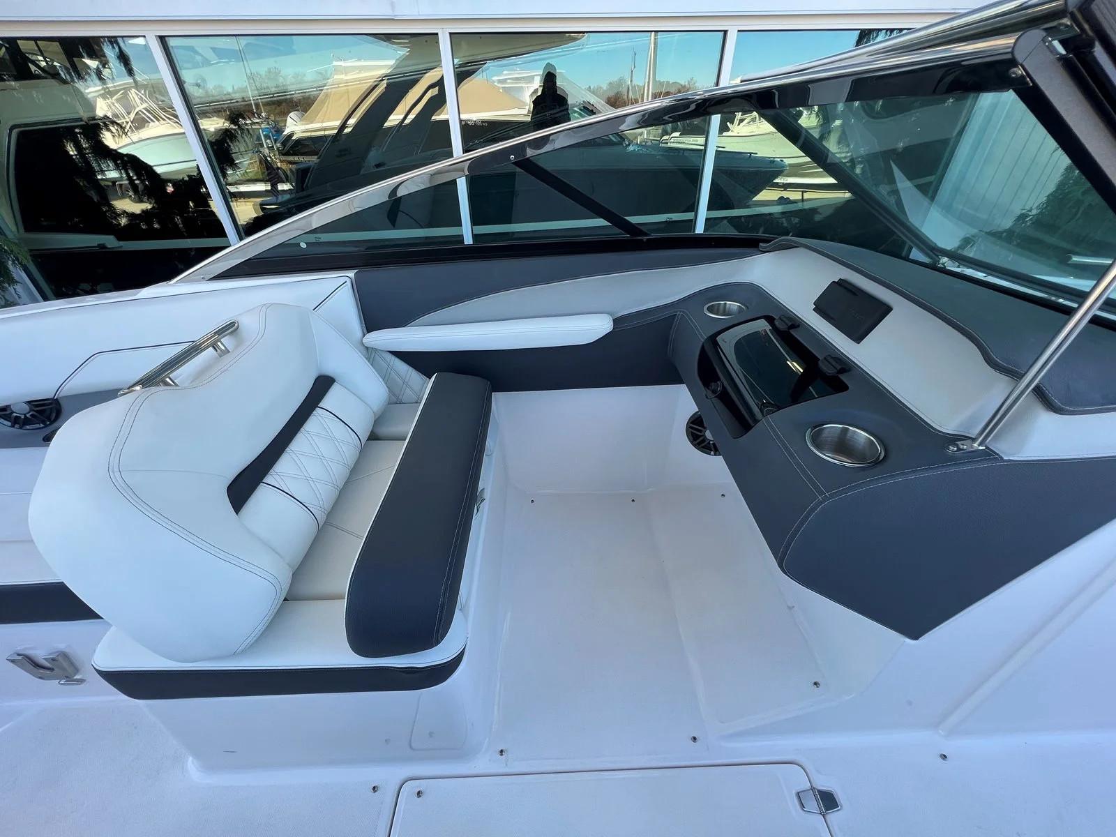 2024 Regal LS4 Bowrider for sale - YachtWorld