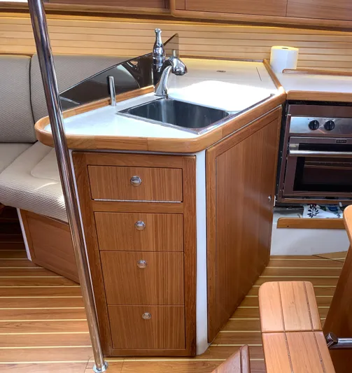 Makani Yacht Photos Pics 