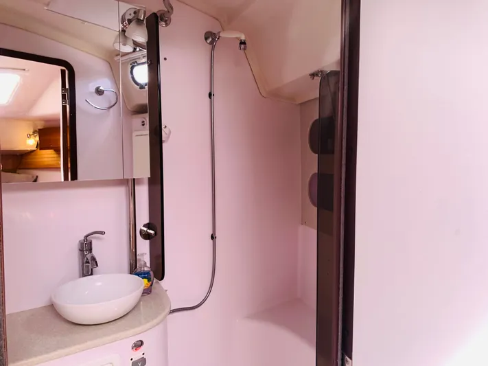 Makani Yacht Photos Pics 