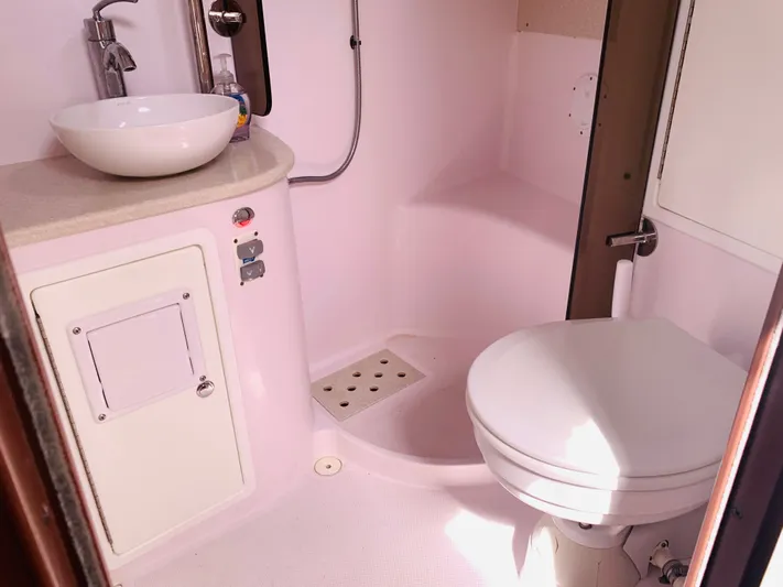 Makani Yacht Photos Pics 