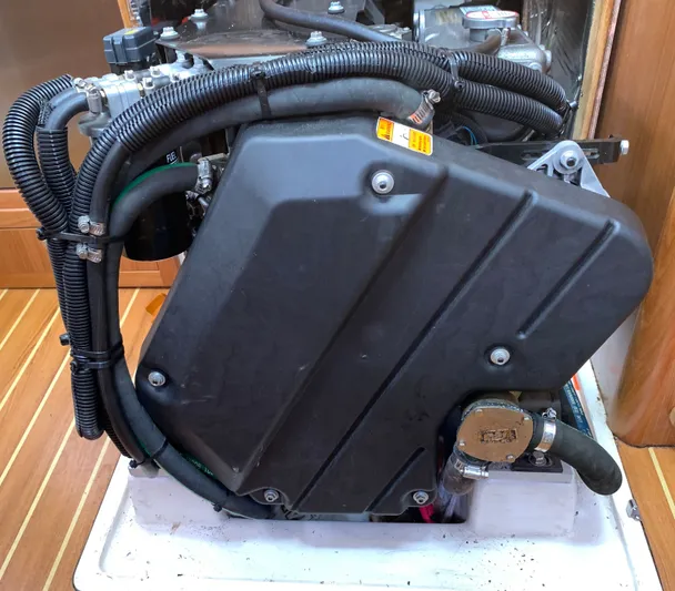 Makani Yacht Photos Pics 