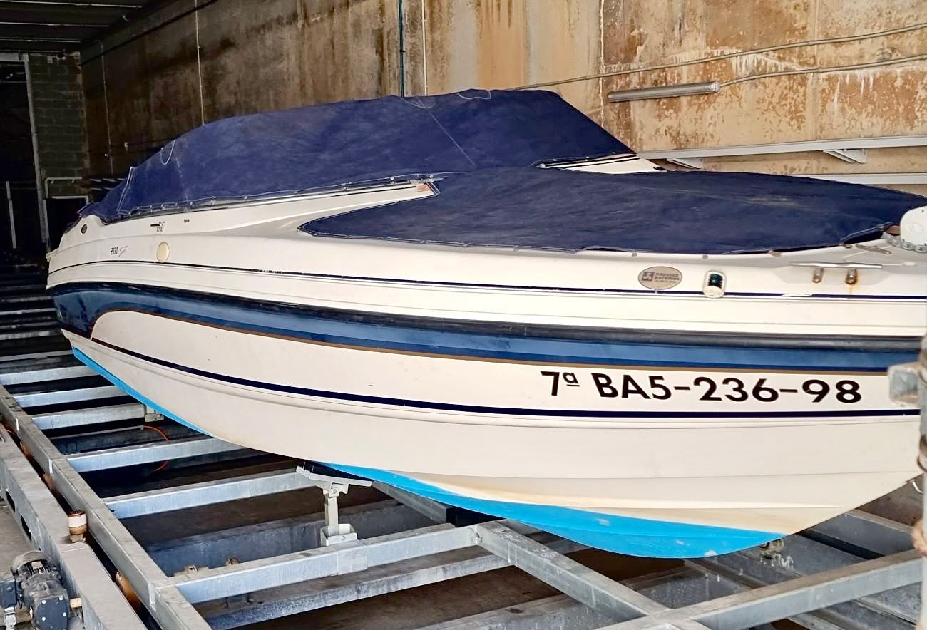 1998 Chaparral 2330 SS