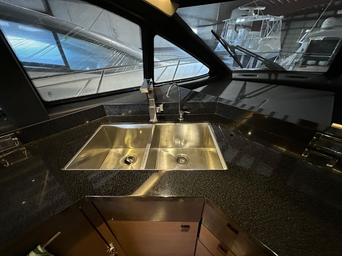 2015 Sea Ray 65 