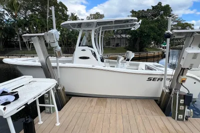 Sea Pro 239 Center Console