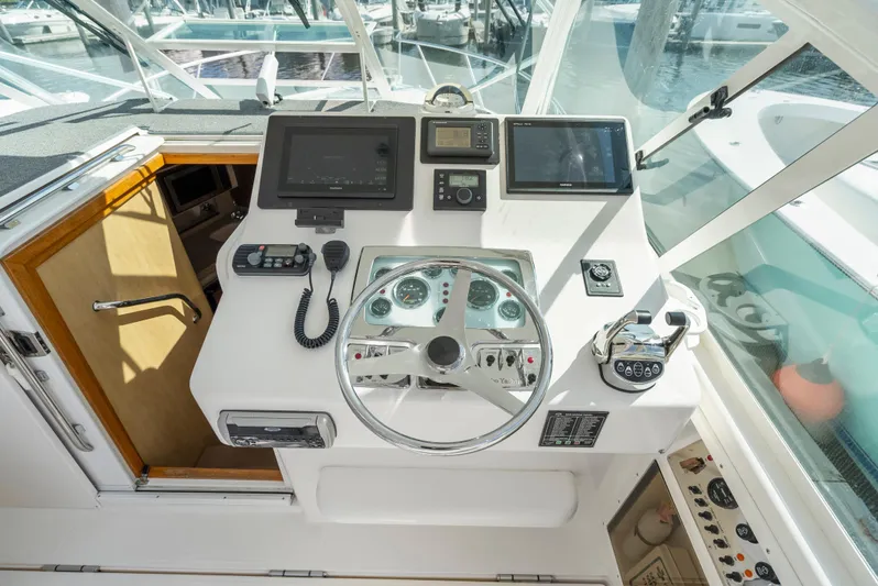 Dropping In Yacht Photos Pics 