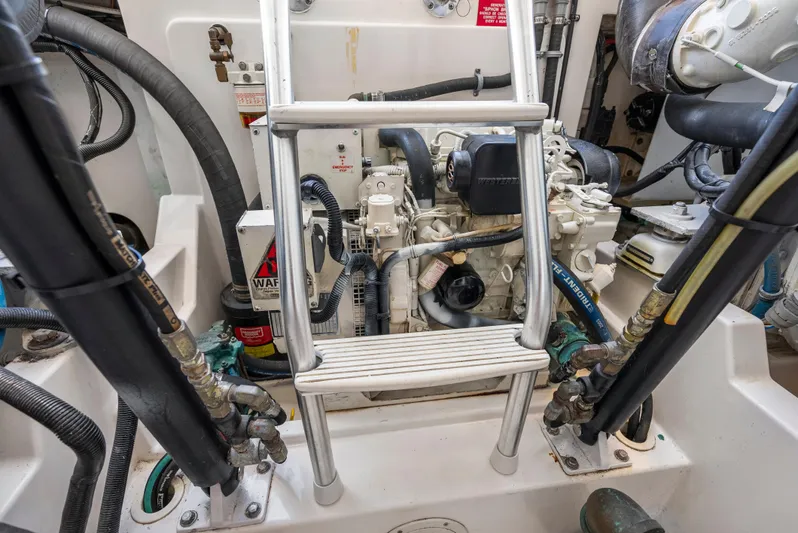 Dropping In Yacht Photos Pics 