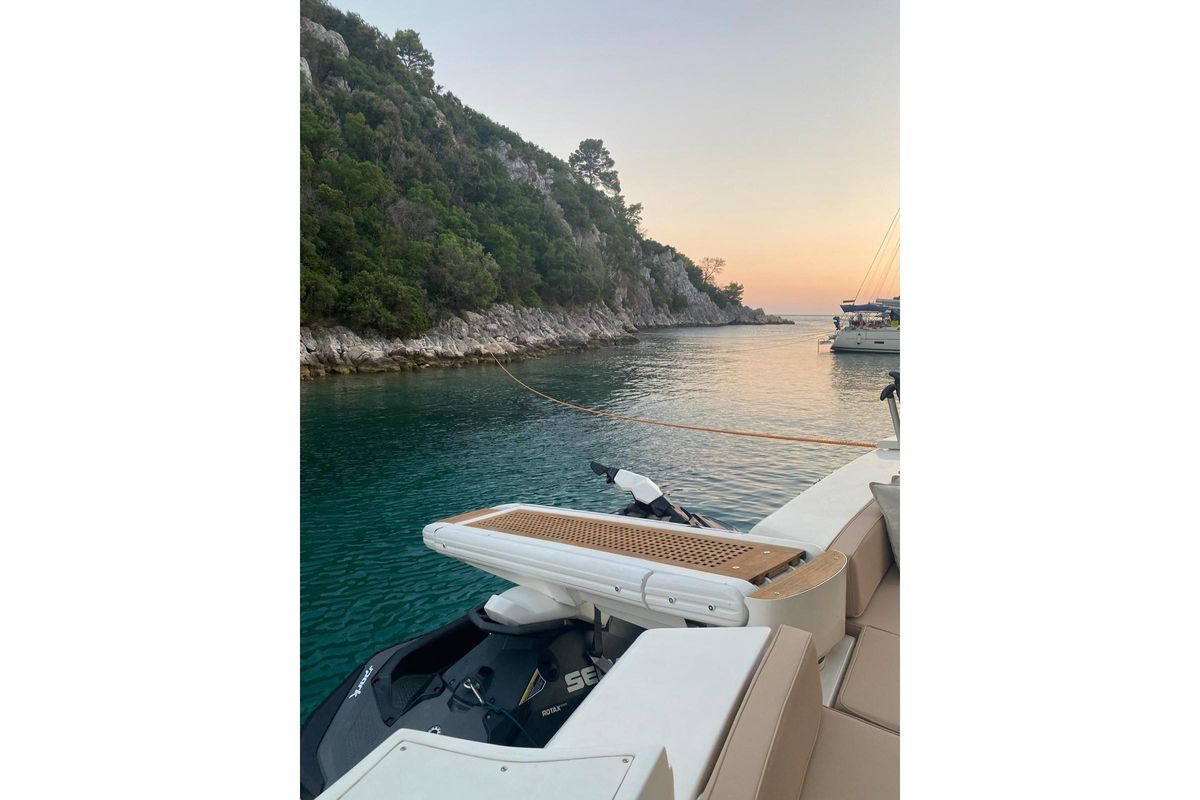 2004 Ferretti Yachts 60 