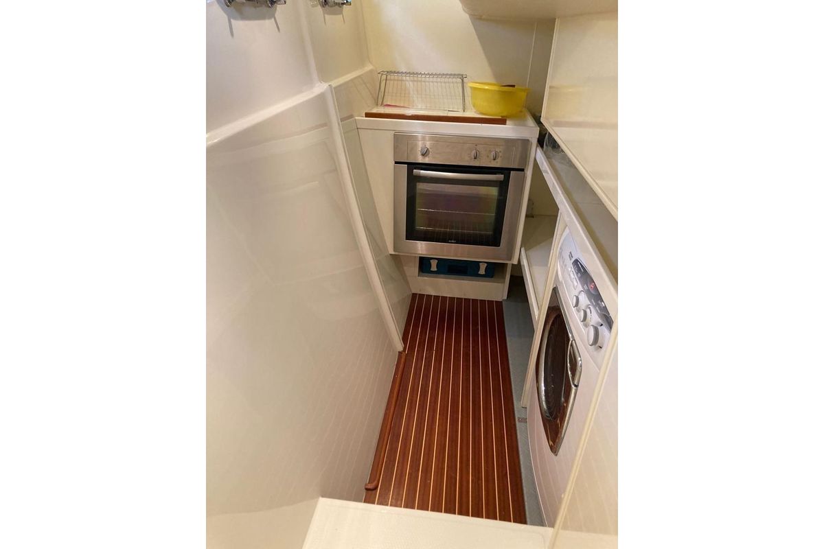 2004 Ferretti Yachts 60 