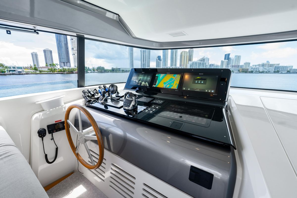 2021 Sanlorenzo 76 
