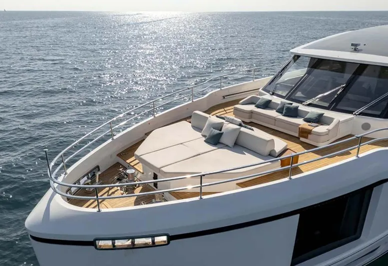  Yacht Photos Pics Azimut Magellano 30 - D Yachts