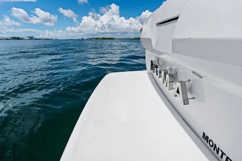 Roma Yacht Photos Pics Azimut Magellano 43 yacht on open water, 2021 model, with clear skies.