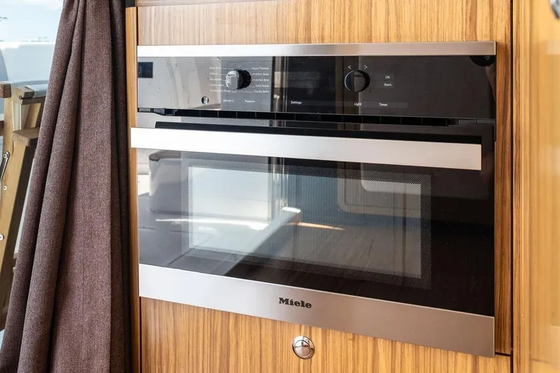 Roma Yacht Photos Pics Modern Miele oven in Azimut Magellano 43 yacht kitchen, 2021 model.