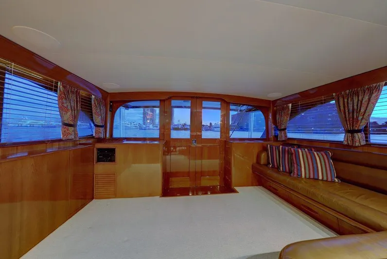 Lucky Yacht Photos Pics 