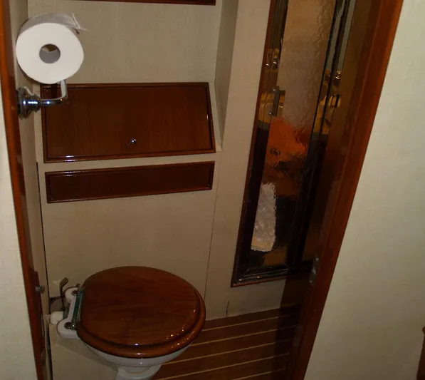 Lucky Yacht Photos Pics 