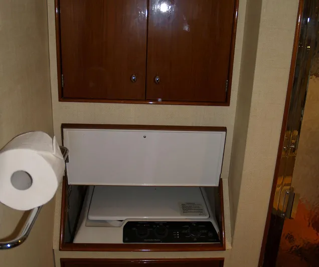 Lucky Yacht Photos Pics 