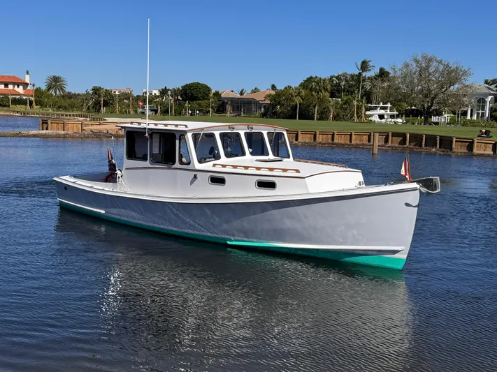 Grey Dawn Yacht Photos Pics 