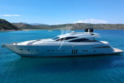Pershing 90
