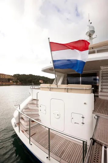 Moonriver Yacht Photos Pics 