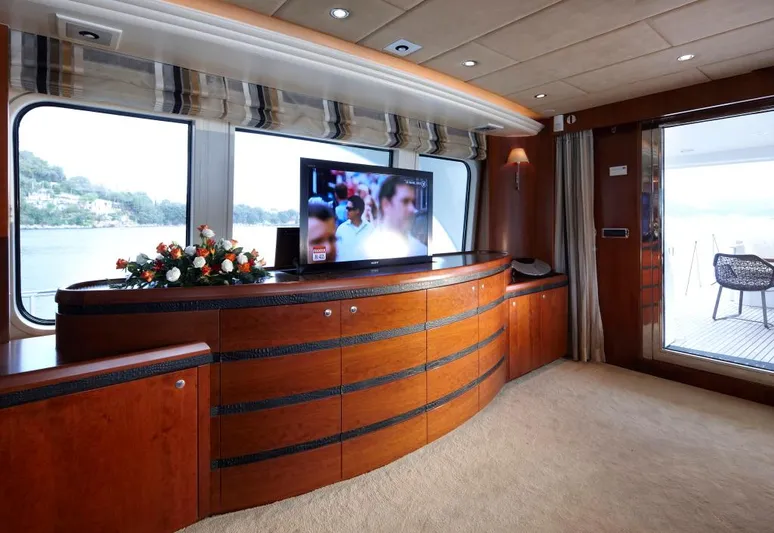 Moonriver Yacht Photos Pics 