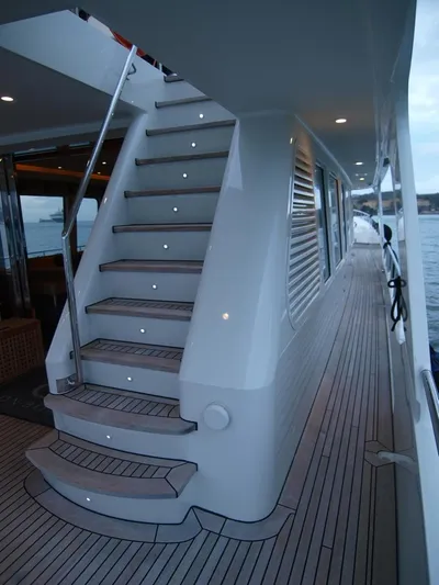 Moonriver Yacht Photos Pics 