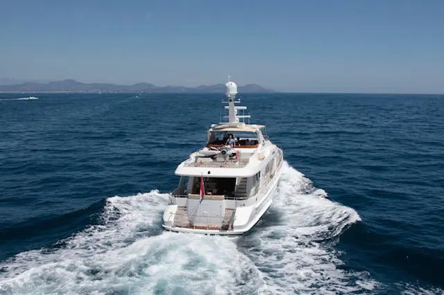 Moonriver Yacht Photos Pics 