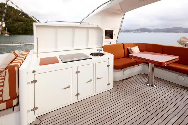 Moonriver Yacht Photos Pics 