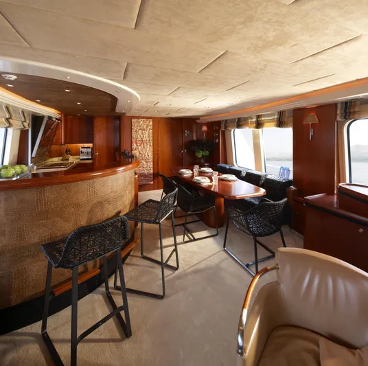 Moonriver Yacht Photos Pics 