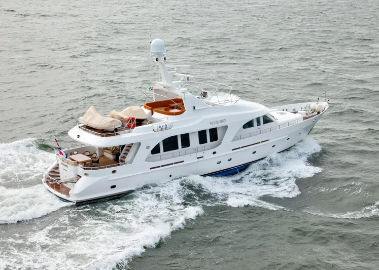 Moonriver Yacht Photos Pics 