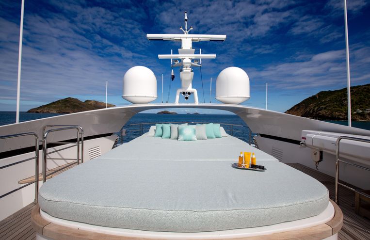 2013-153-cantieri-di-pisa-motor-yacht