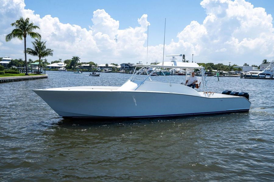 2009 Custom Carolina American Custom Yachts Walkaround