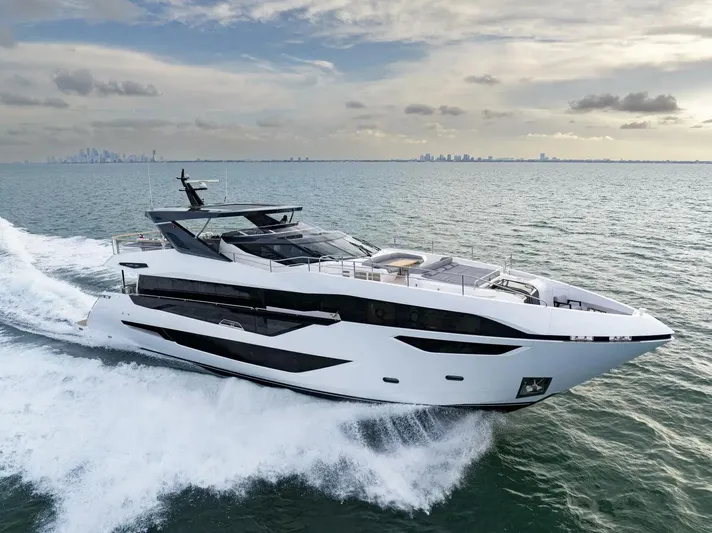  Yacht Photos Pics 2024-Sunseeker-100-Yacht