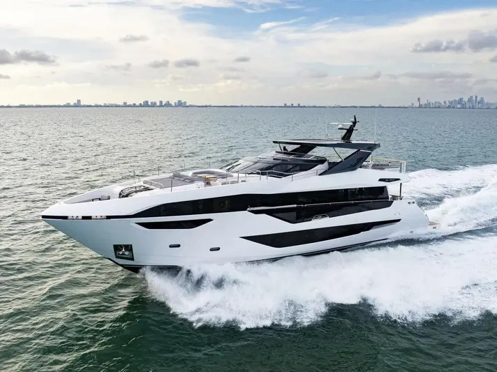  Yacht Photos Pics 2024-Sunseeker-100-Yacht