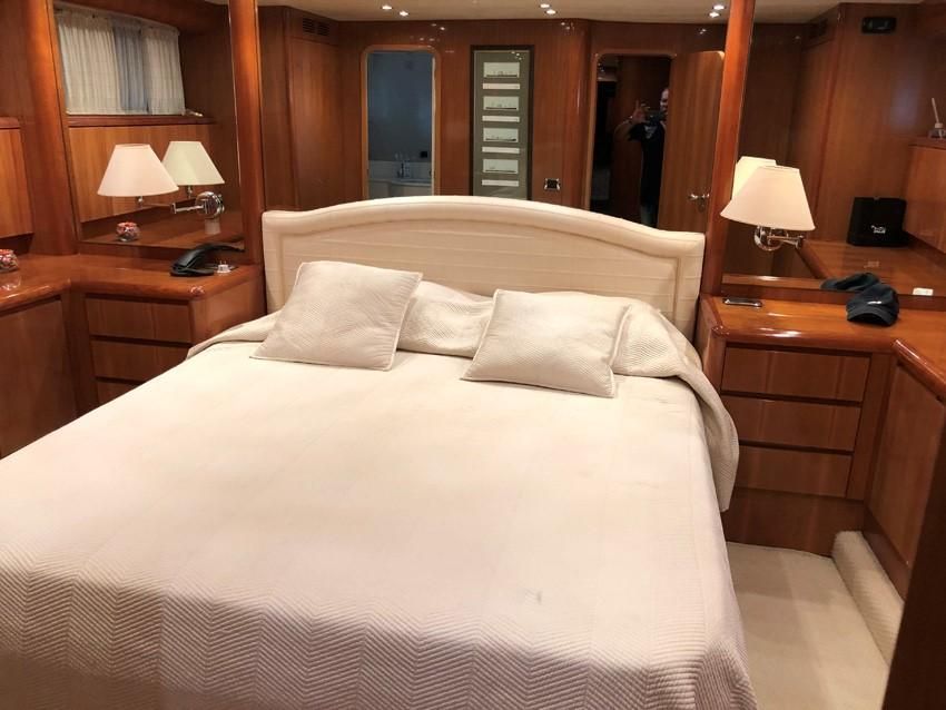 2000 Falcon 86 