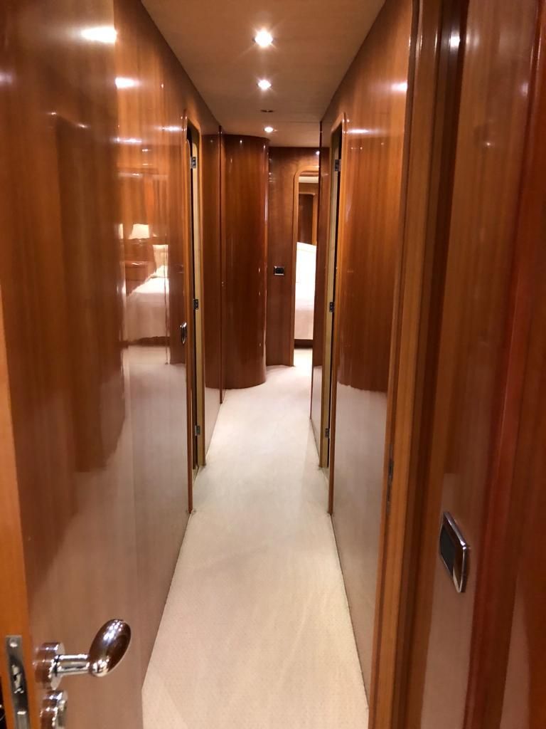 2000 Falcon 86 