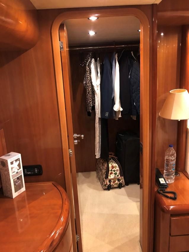 2000 Falcon 86 
