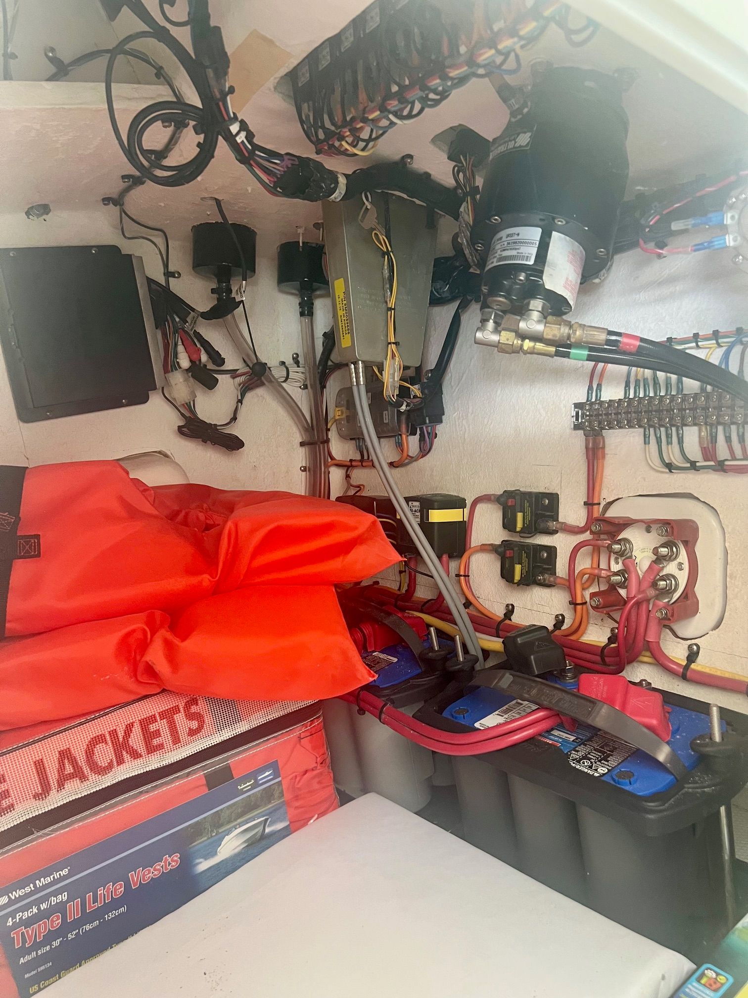 Electrical wiring and life jackets in a boat, Concept 23 model, year 2018.