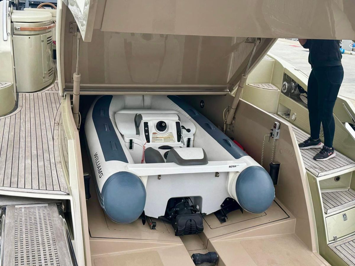 2010 Riva 52 