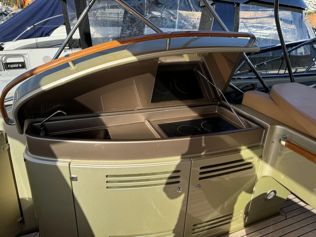 2010 Riva 52 