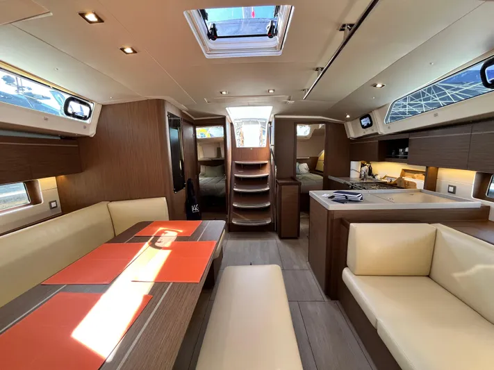 Squigular Yacht Photos Pics 